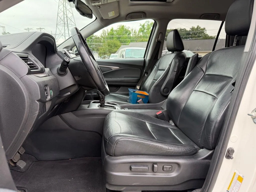Used 2018  Honda EX-L image 17