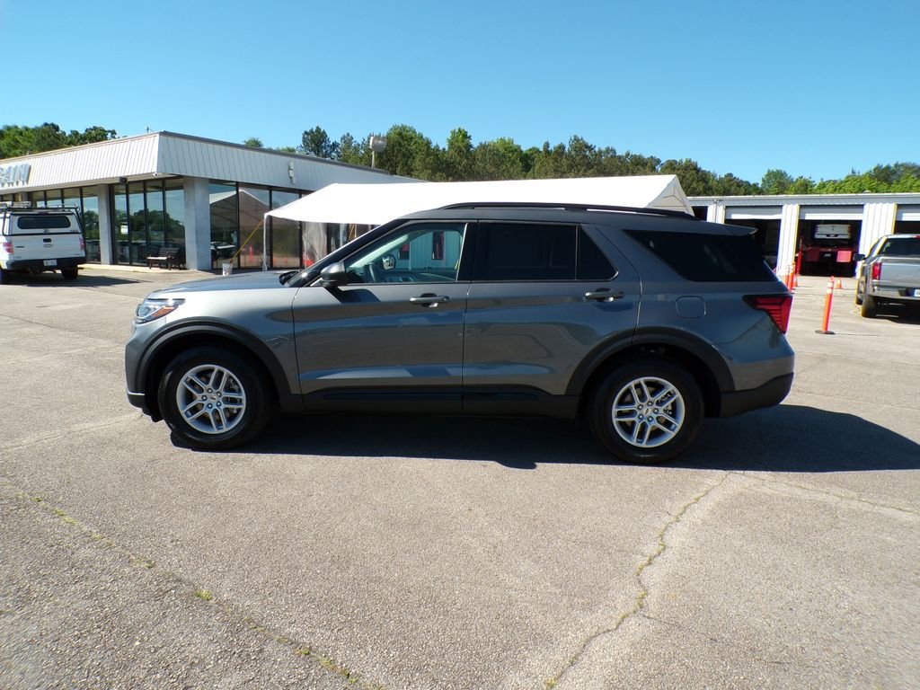 New 2026 Carbonized Gray Metallic Ford Active image 4