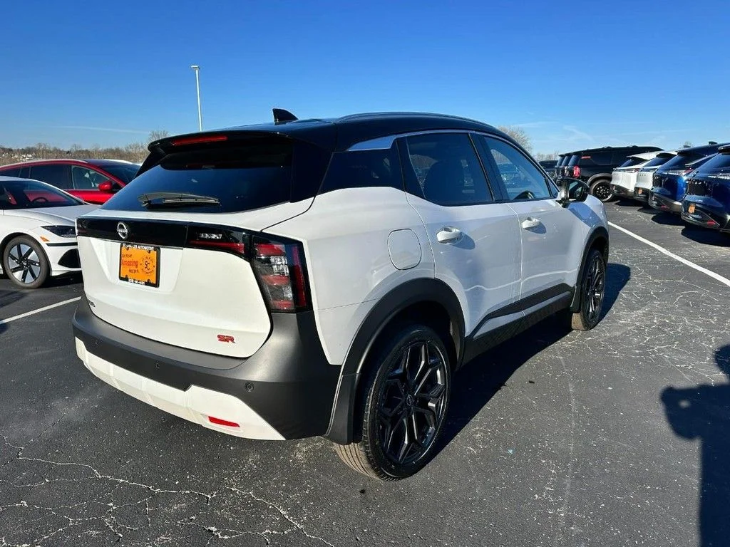 New 2026 White Nissan SR image 3