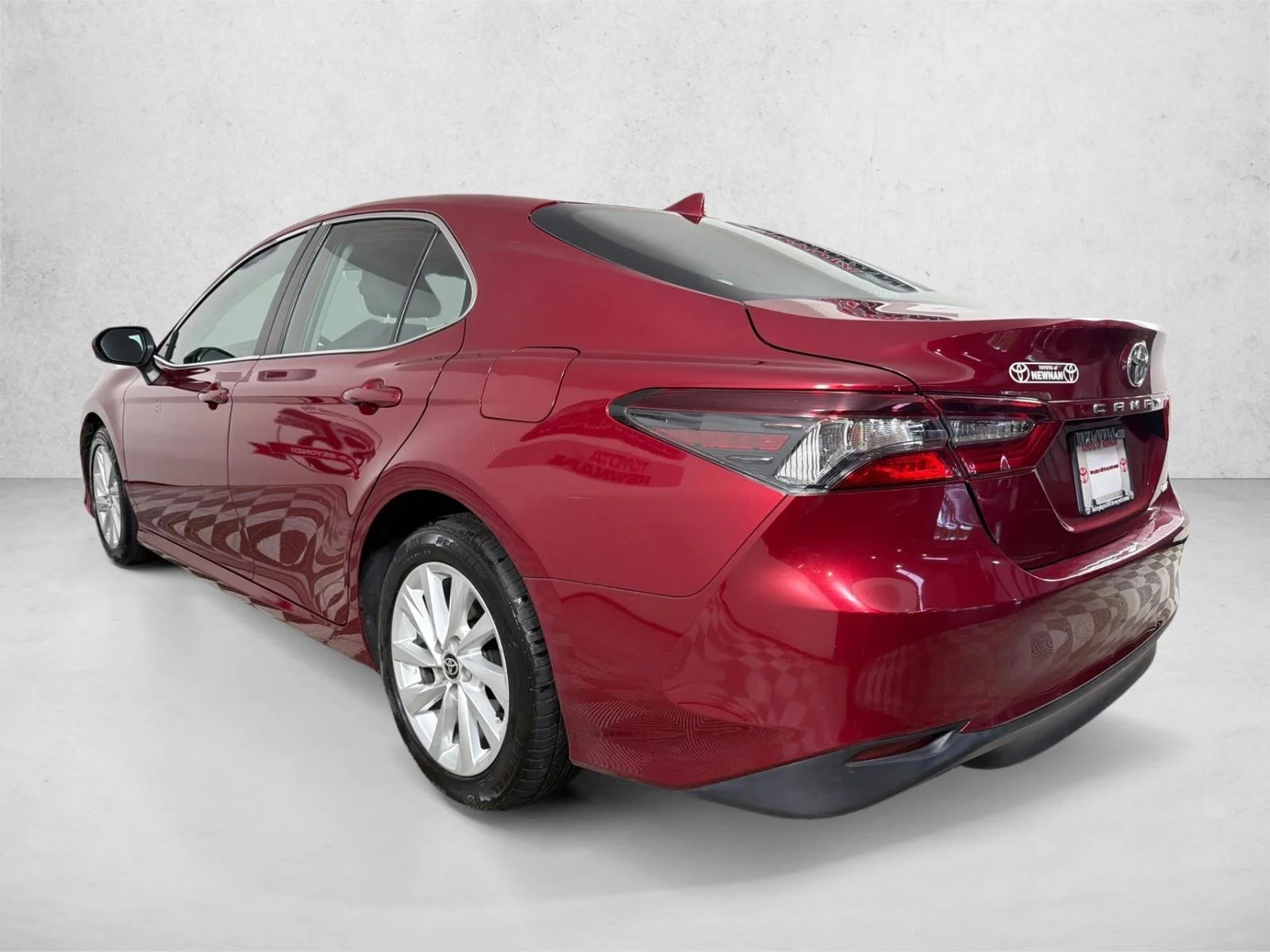 Used 2022 Red Toyota LE image 5