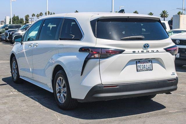 Certified Used 2023 PLATINUM WHITE PEARL MC. Toyota  image 6