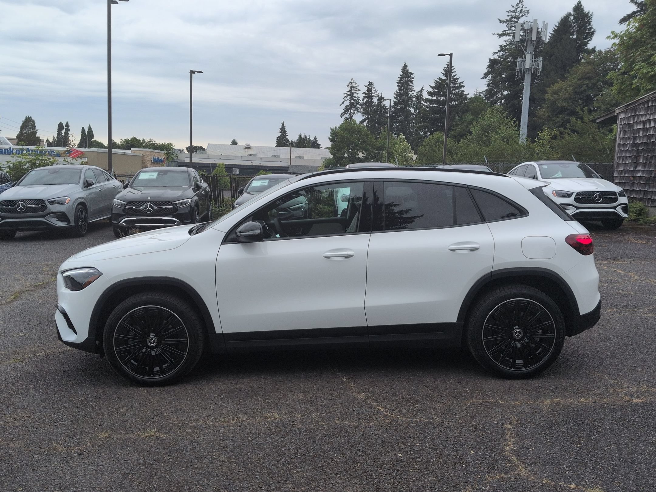 New 2026 Polar White Mercedes-Benz GLA 250 image 38