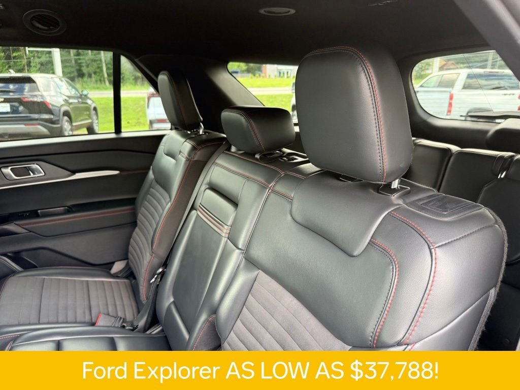 Used 2025 Gray Ford ST-Line image 18