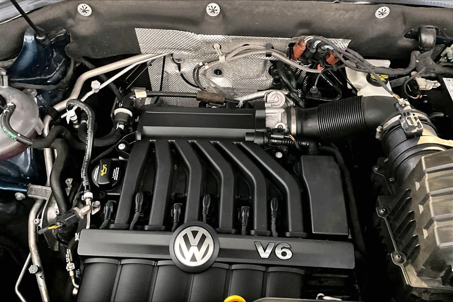 Used 2023 Tourmaline Blue Metallic Volkswagen 3.6L V6 SEL R-Line Black image 31