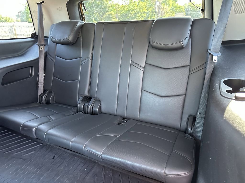 Used 2020 Silver Cadillac Luxury image 23