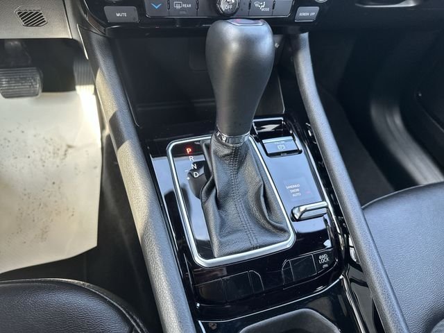 Used 2025 Black Jeep Latitude image 22