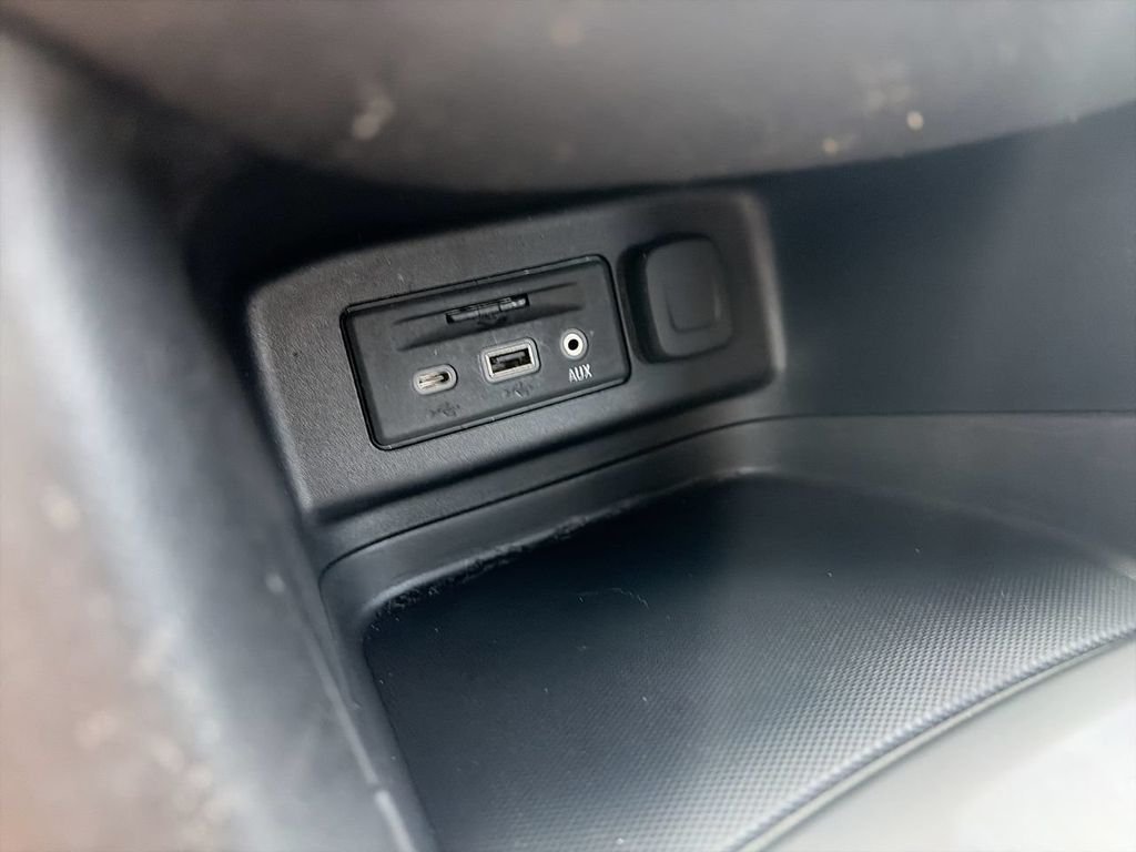 Used 2019 Silver Chevrolet LT image 20