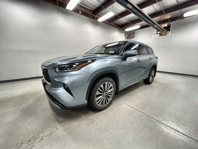 Used 2021 Blue Toyota Platinum image 1