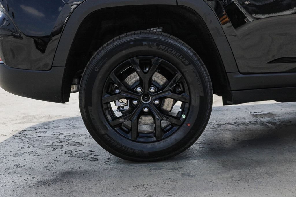 New 2026 Diamond Black Crystal Pearlcoat Jeep Altitude image 12