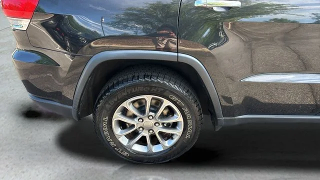 Used 2015 Black Jeep Limited image 36