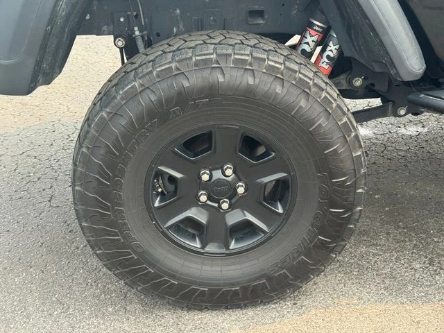 Used 2021 Black Jeep Mojave image 12