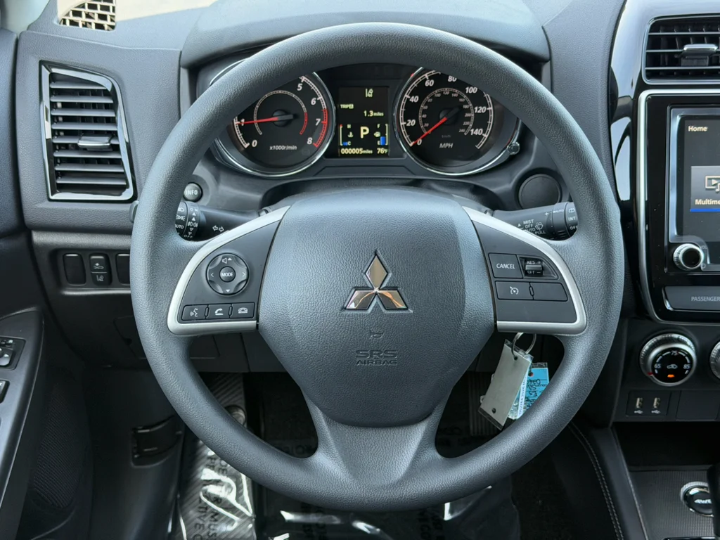 New 2026 Alloy Silver Metallic Mitsubishi SE image 17
