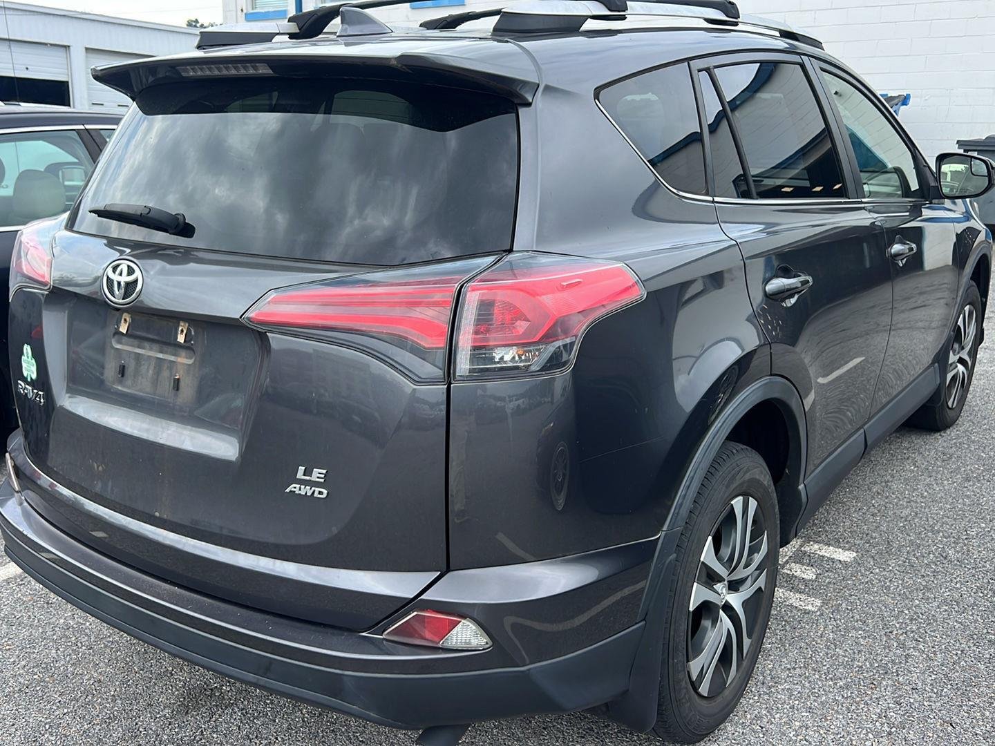 Used 2018 Magnetic Gray Metallic Toyota LE image 4