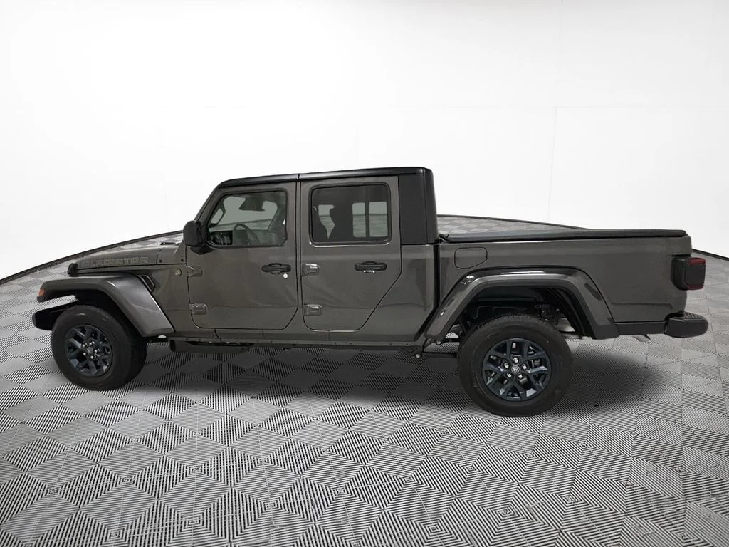 New 2026 Granite Crystal Metallic Clear-Coat Exterior Paint Jeep 85th Anniversary Edition image 2