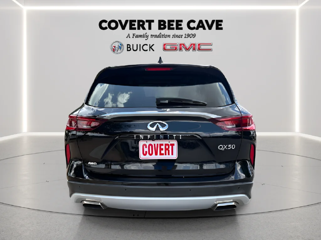Used 2024 Black INFINITI LUXE image 9
