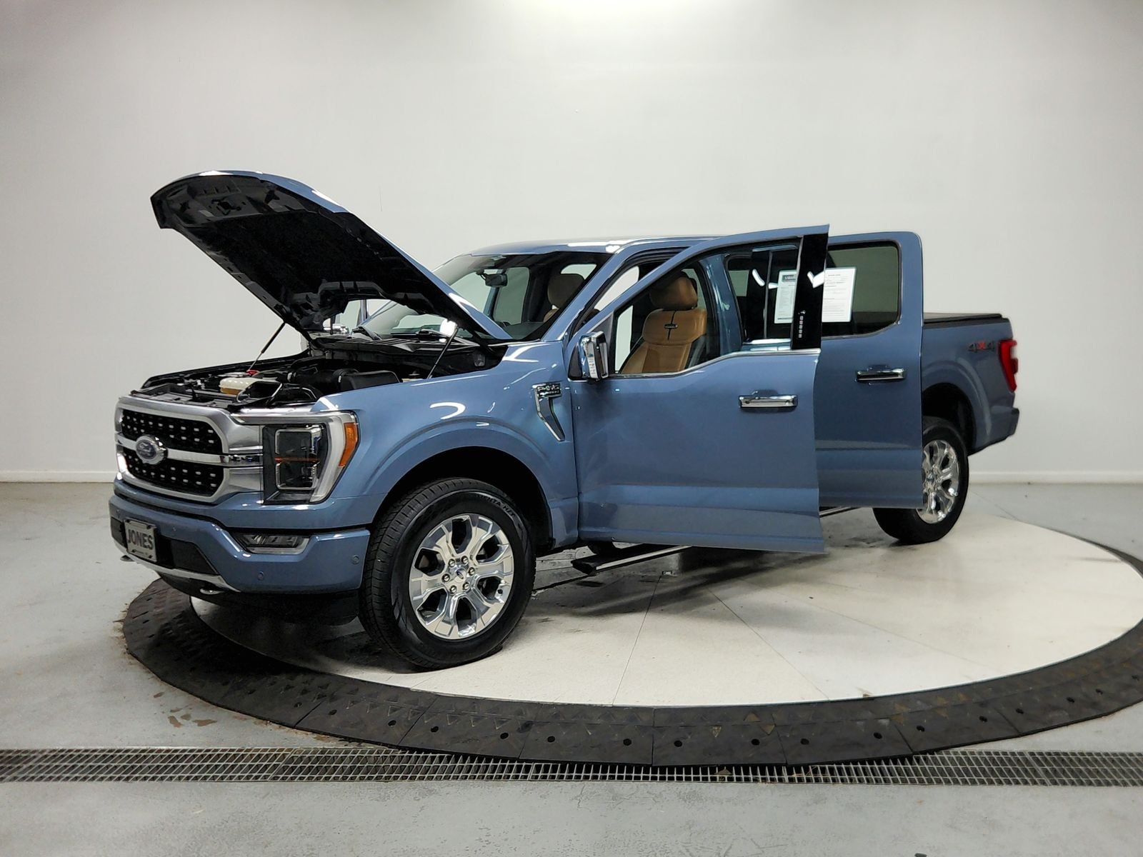 Used 2023 Azure / Gray Metallic Ford Platinum image 12