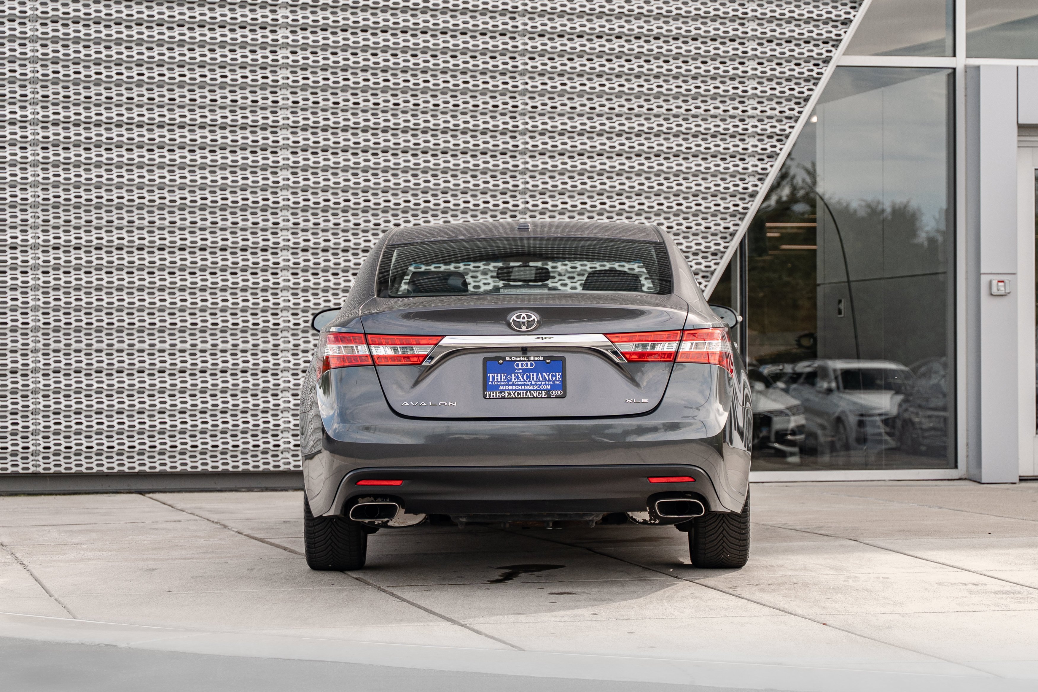 Used 2015 Magnetic Gray Metallic Toyota XLE Touring image 25