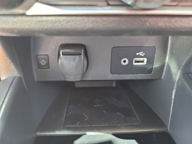 Used 2025 Black Nissan 1.6 SV image 25