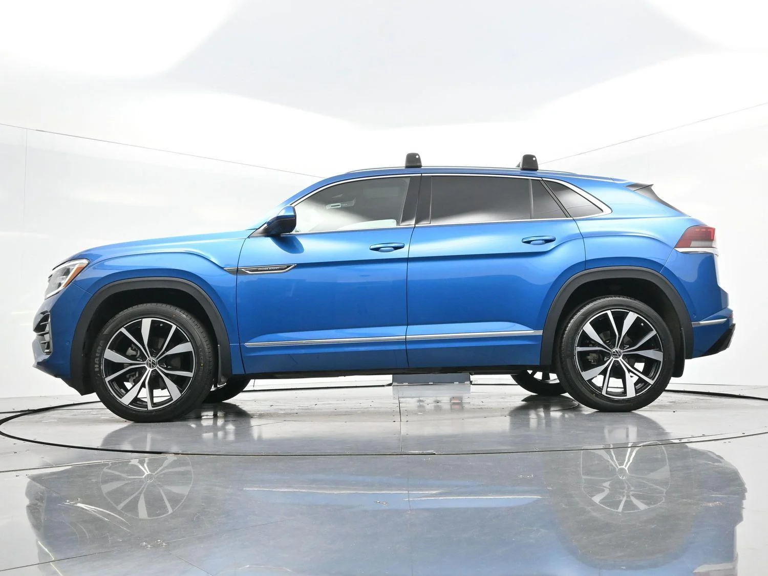 Used 2024 Kingfisher Blue Metallic Volkswagen 2.0T SEL Premium R-Line image 46
