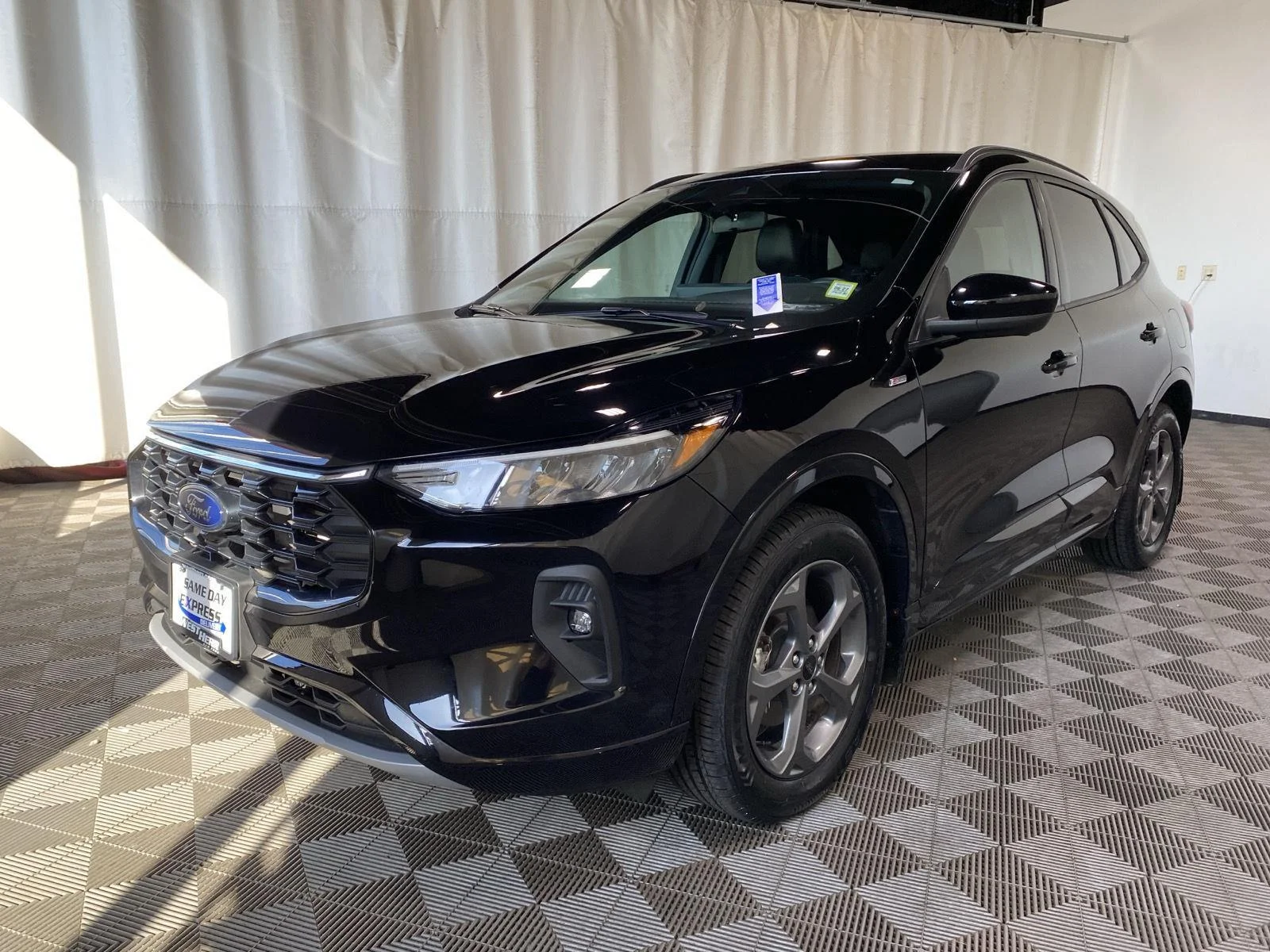 Used 2023 Agate Black Ford ST-Line Select image 4