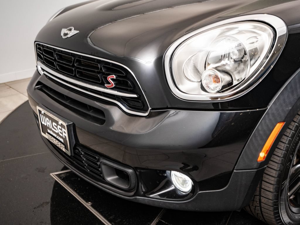 Used 2016 Absolute Black Metallic MINI  image 3