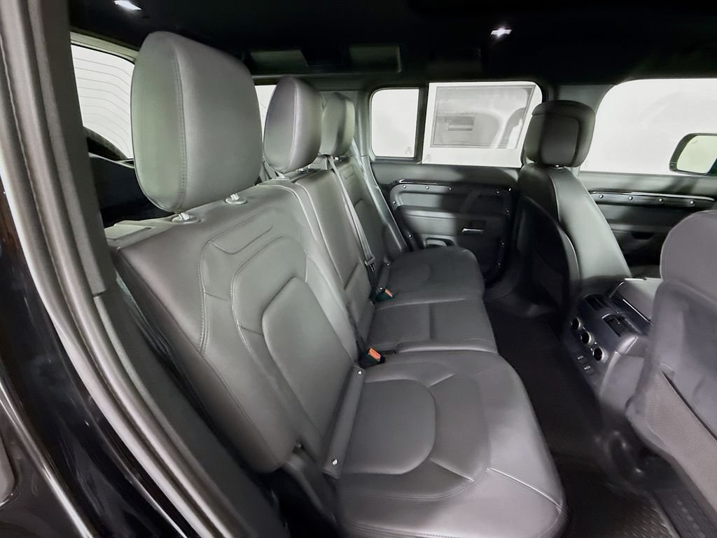 New 2026 Santorini Black Land Rover X-Dynamic SE image 26