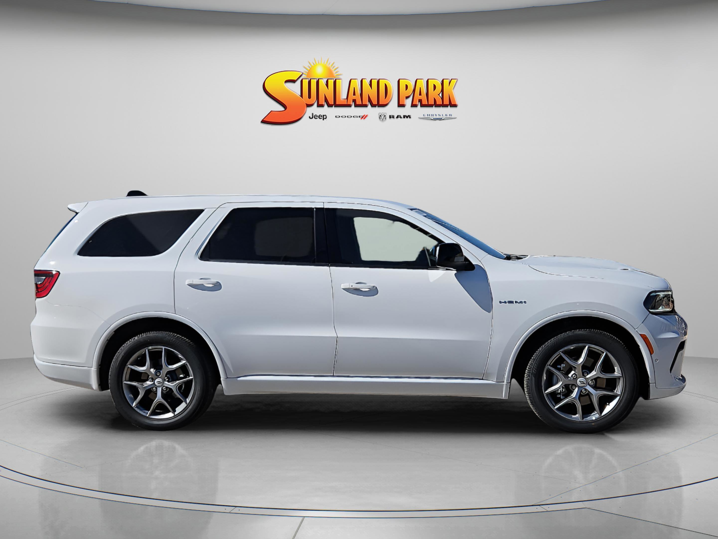 New 2026 White Knuckle Clear-Coat Exterior Paint Dodge GT HEMI V8 image 6