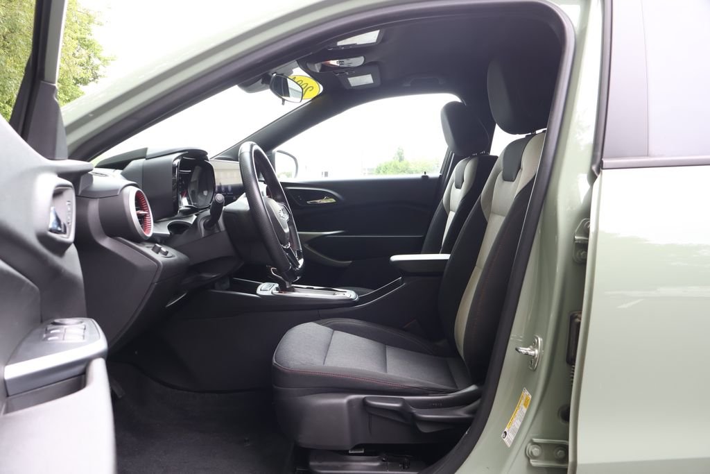 Used 2024 Green Chevrolet 1RS image 33