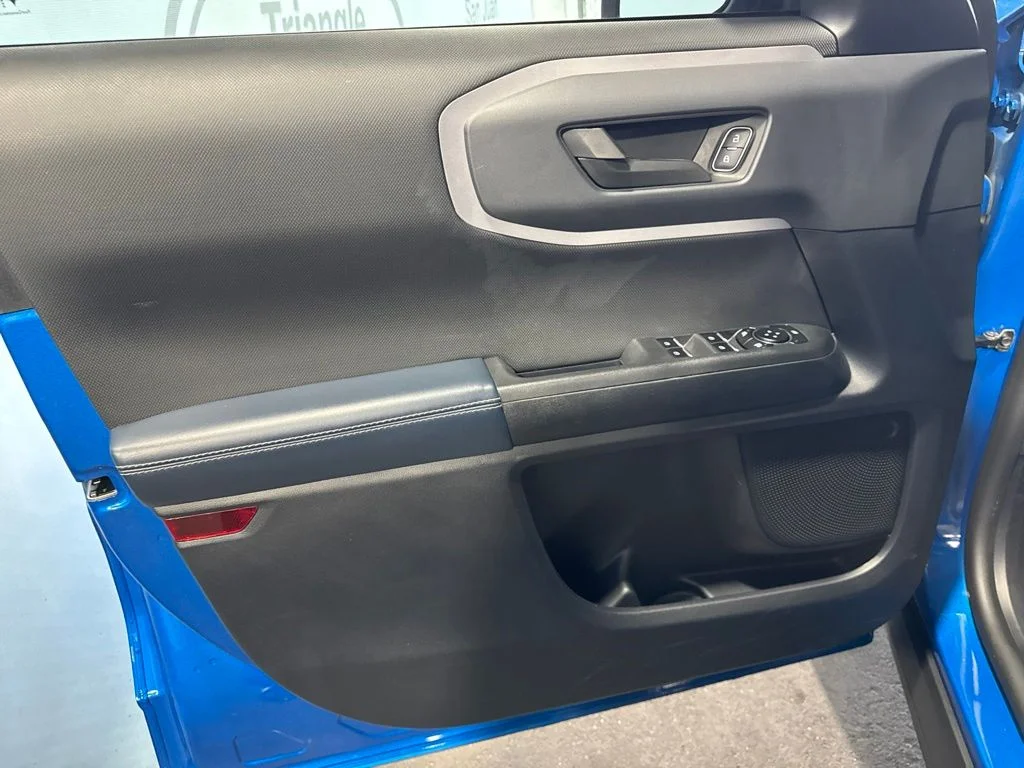Used 2022 Blue Ford Outer Banks image 32