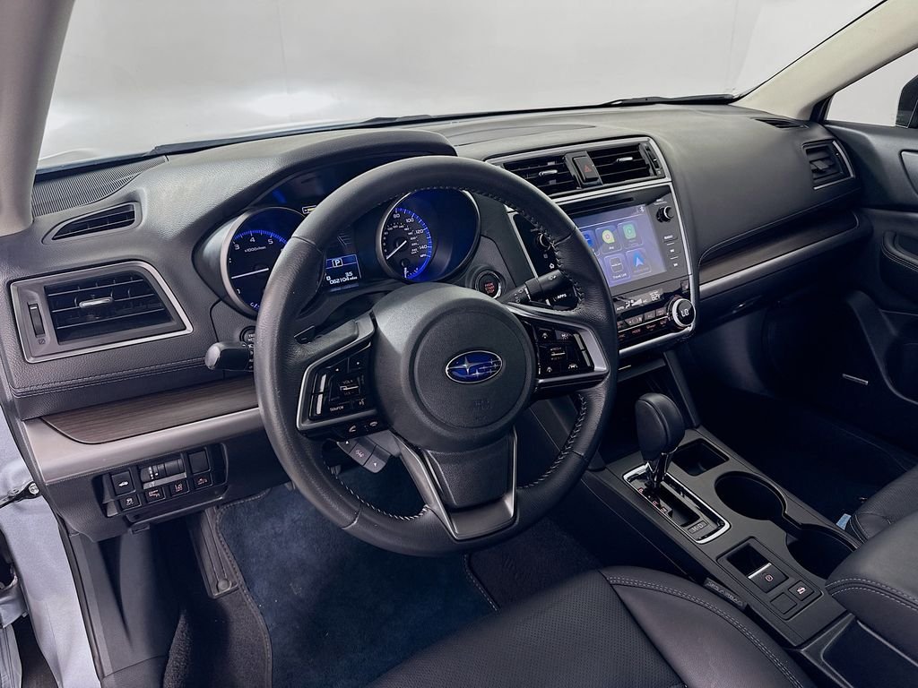 Used 2018 Silver Subaru 2.5i image 9