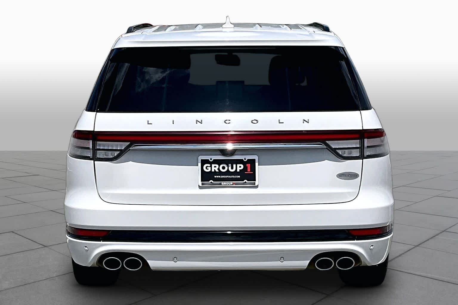 Used 2023 Pristine White Lincoln Reserve image 5