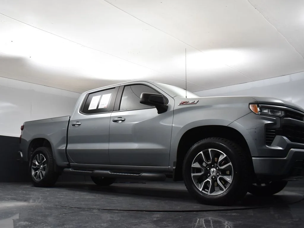 Used 2024 Gray Chevrolet RST image 30