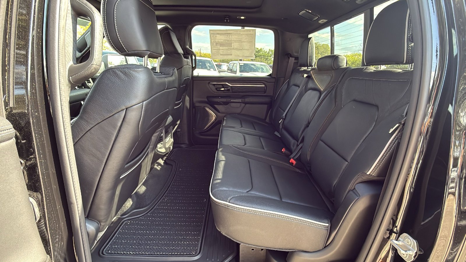 New 2026 Diamond Black Crystal Pearl-Coat Exterior Paint RAM Limited image 17