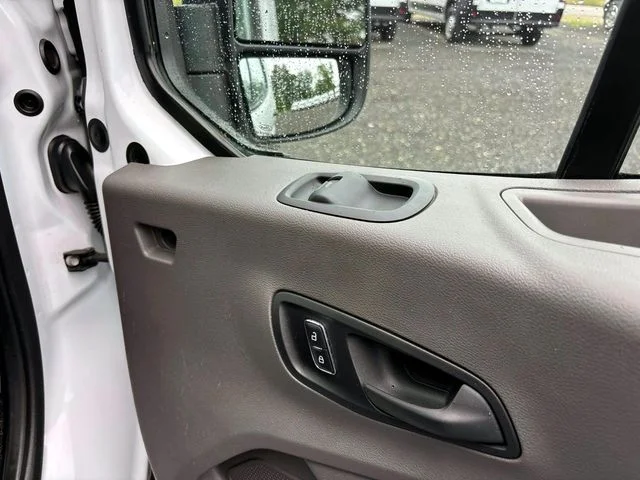 Used 2025 White Ford  image 18