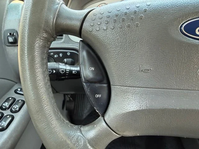 Used 2005 Black Clearcoat Ford Adrenalin image 19