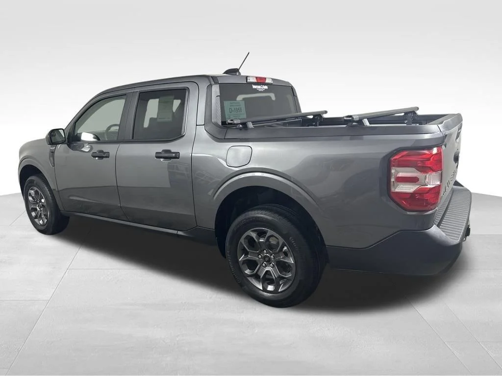 New 2026 Carbonized Gray Metallic Ford XLT image 6
