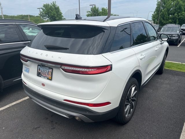 Used 2023 White Metallic Lincoln Standard image 4