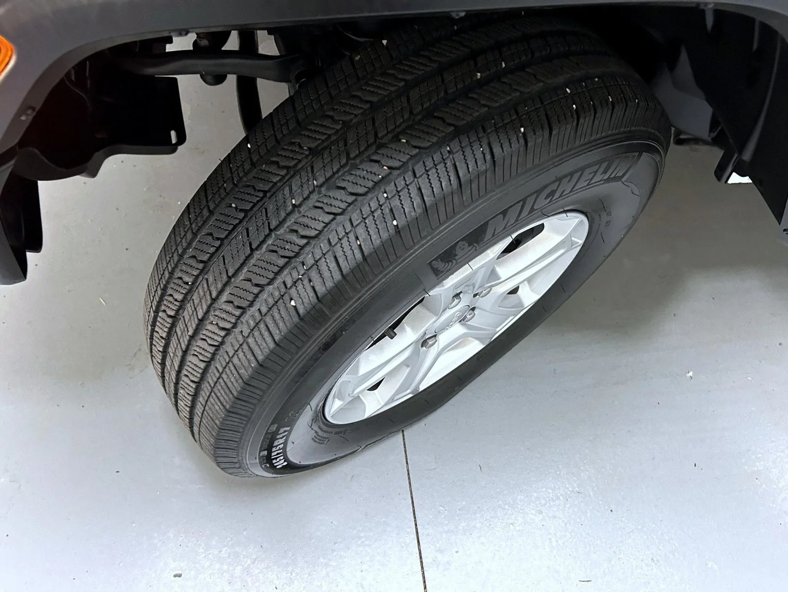 Used 2022 White Jeep Sport S image 20