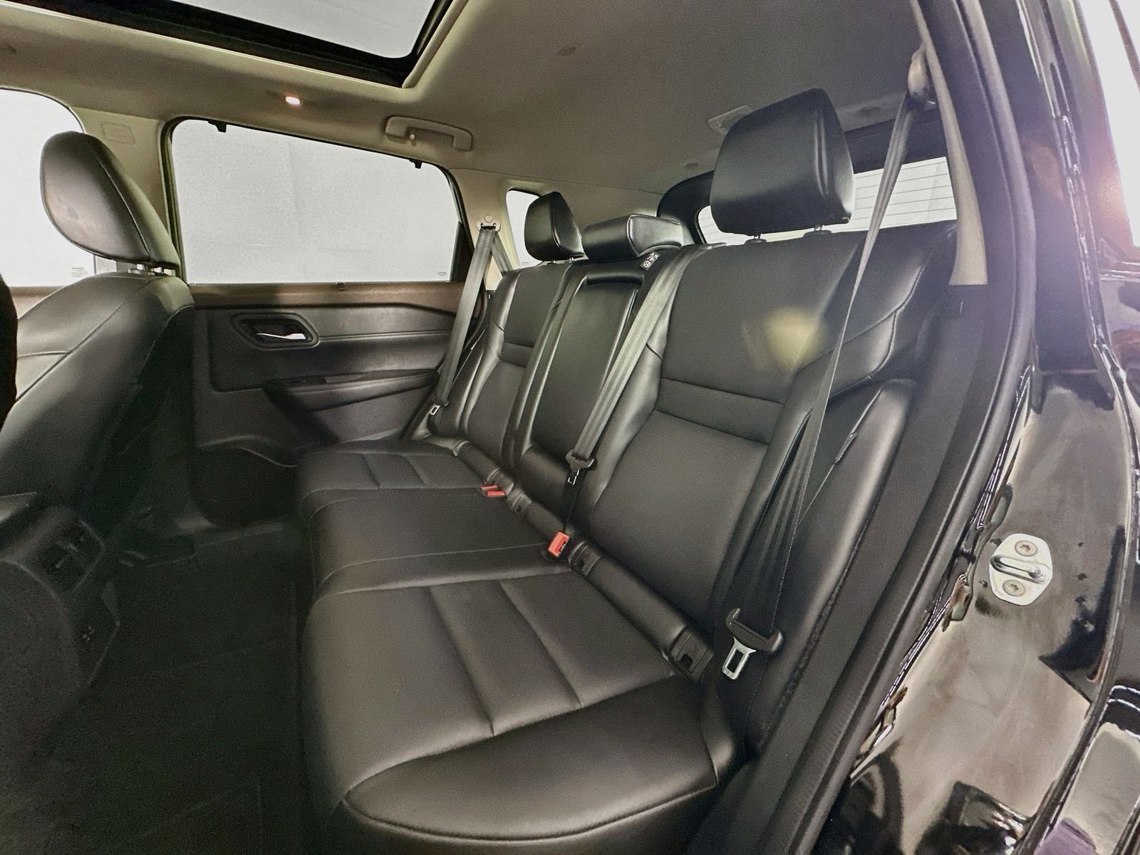 Used 2022 Super Black Nissan SV image 23