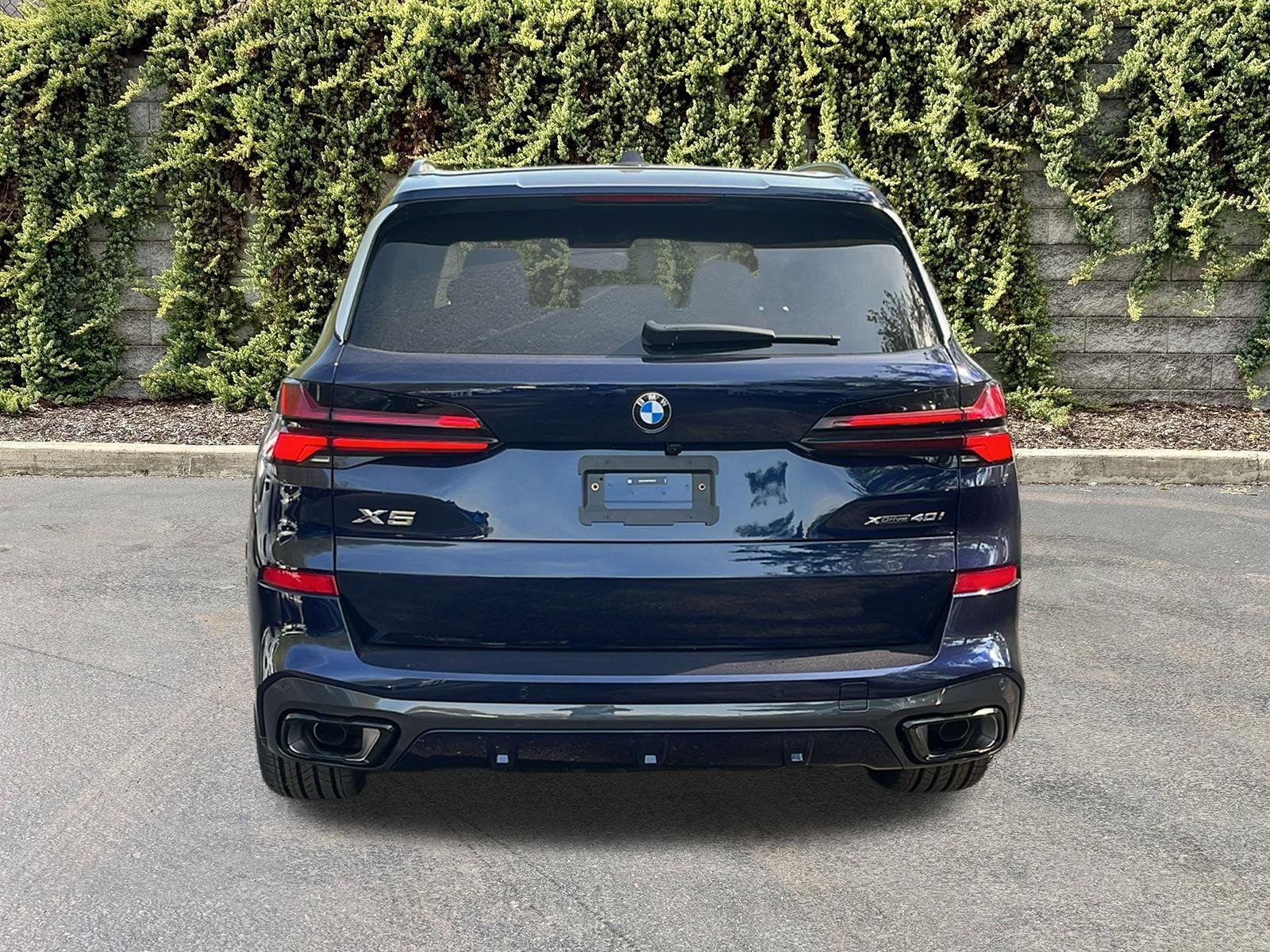 New 2026 Tanzanite Blue II Metallic BMW xDrive40i image 5