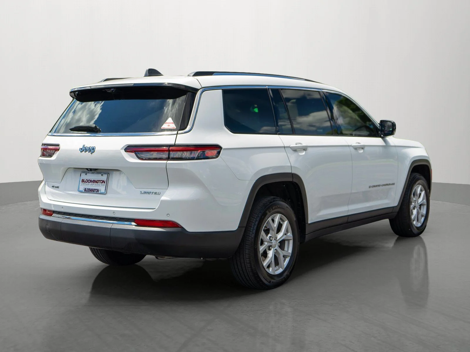Used 2023 Bright White Clearcoat Jeep Limited image 7