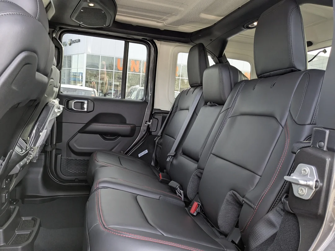 New 2026 Grey Jeep Rubicon - - 4x4 - Nappa Lthr - 3-Pc Hardtop - Safety Grp - 8- Spd Auto - Remote Start & More! image 25