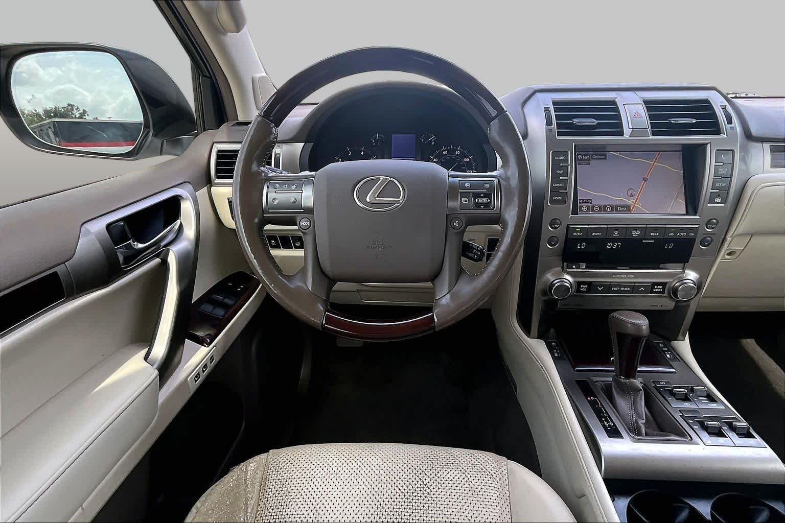 Used 2018 Starfire Pearl Lexus Luxury image 6