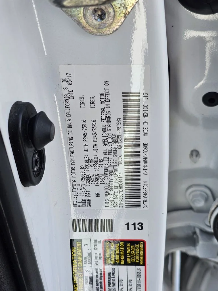 Used 2017 White Toyota SR5 image 27