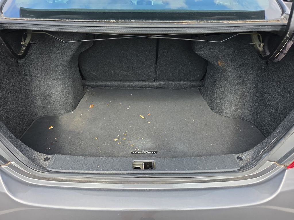 Used 2019 Gray Nissan 1.6 SV image 31