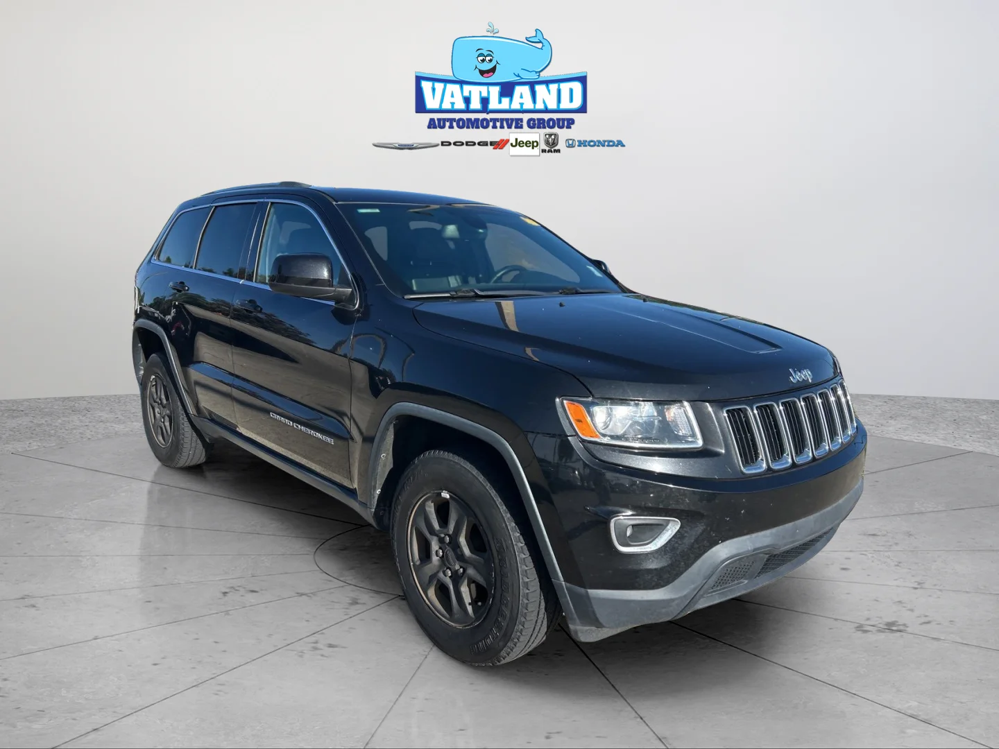 Used 2016 Brilliant Black Crystal Pearlcoat Jeep Laredo image 7