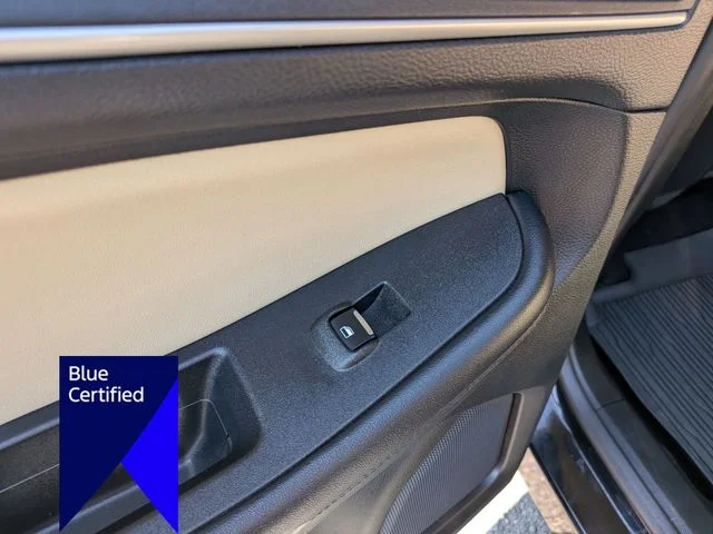 Used 2022 Black Ford SEL image 26