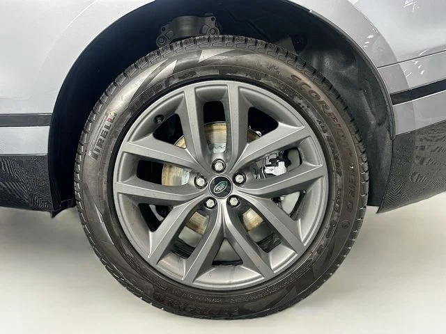 Used 2026  Land Rover Dynamic SE image 30