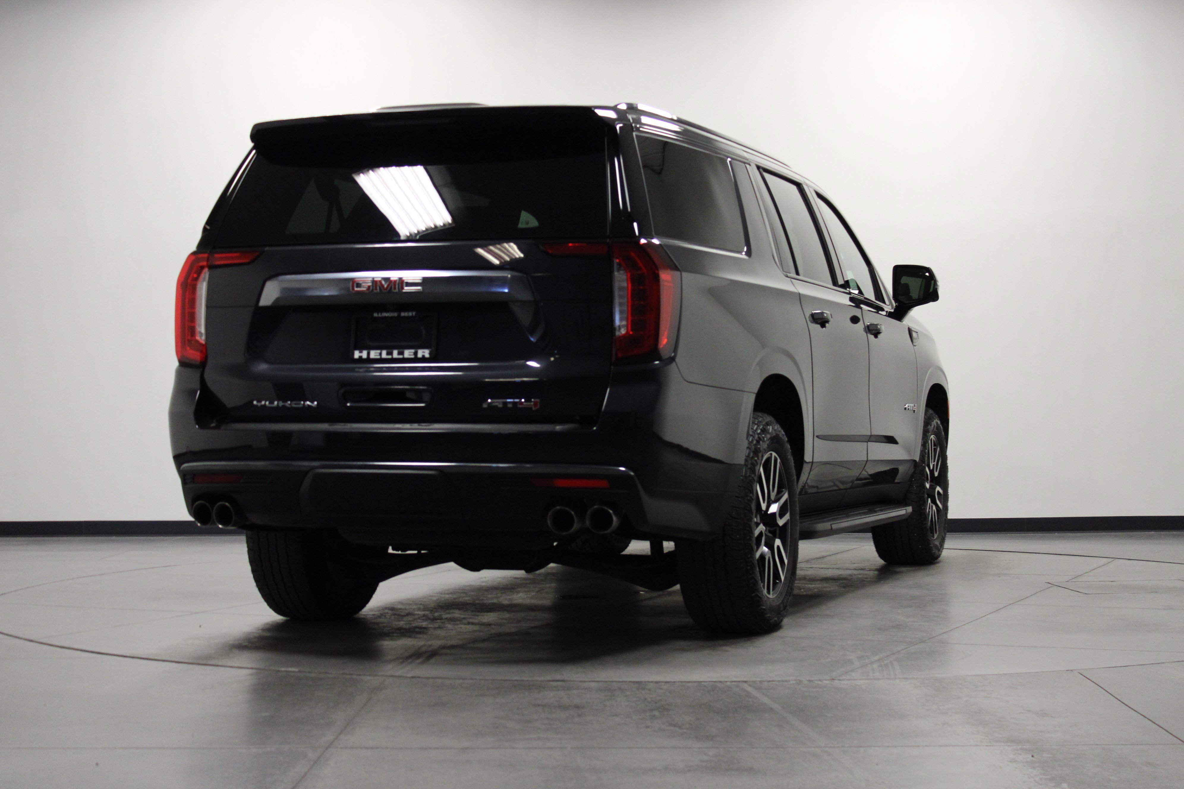 Used 2024 Titanium Rush Metallic GMC AT4 image 4