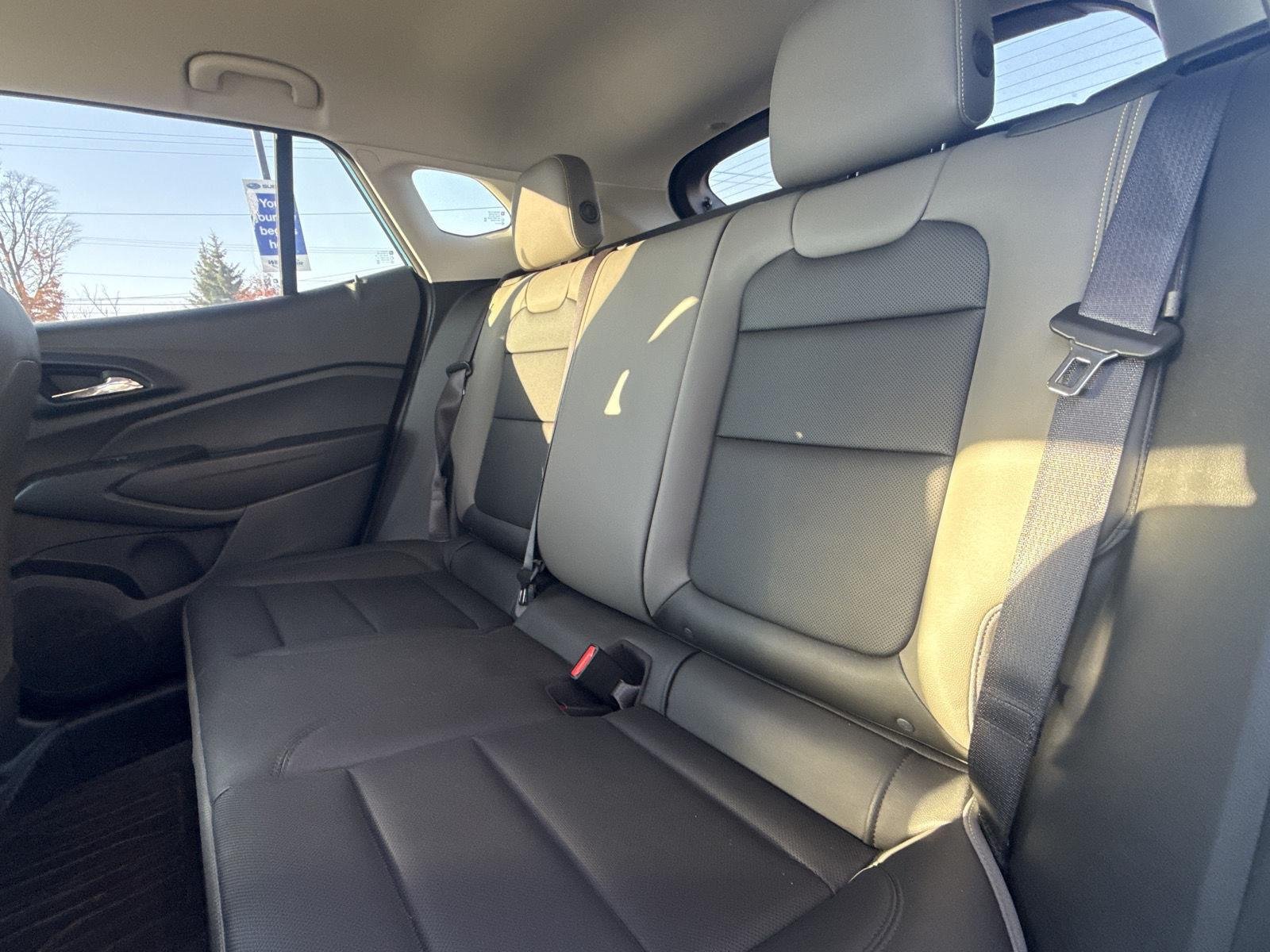 Used 2025  Chevrolet  image 15